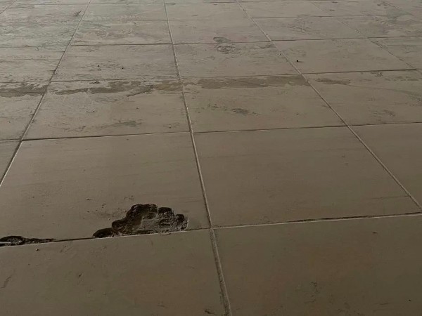 瓷磚地面可以直接刷地坪漆嗎？？