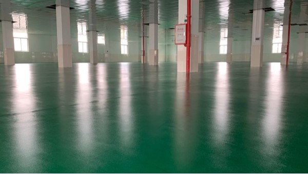 紡織廠老總告訴大家為什么要選擇省力省心的環(huán)氧地坪漆廠家