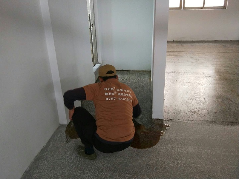 環氧地坪漆施工過程