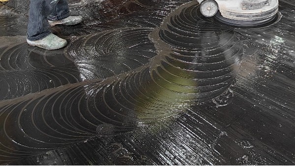 地衛士地坪 |攻克陶瓷壓機車間重油污地面，展現卓越應用實力