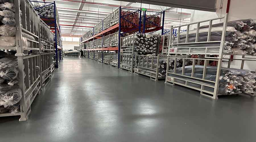  地衛(wèi)士高性能水性聚氨酯砂漿自流平地坪漆在倉儲車間的應(yīng)用